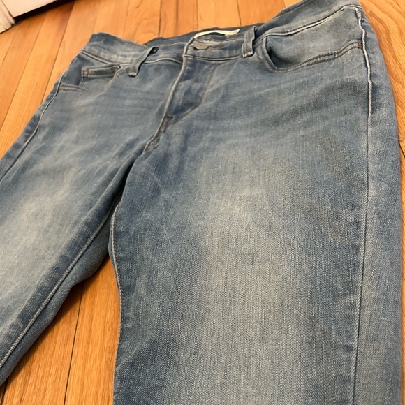 Levi’s 710 Midrise Super Skinny - Picture 3 of 5
